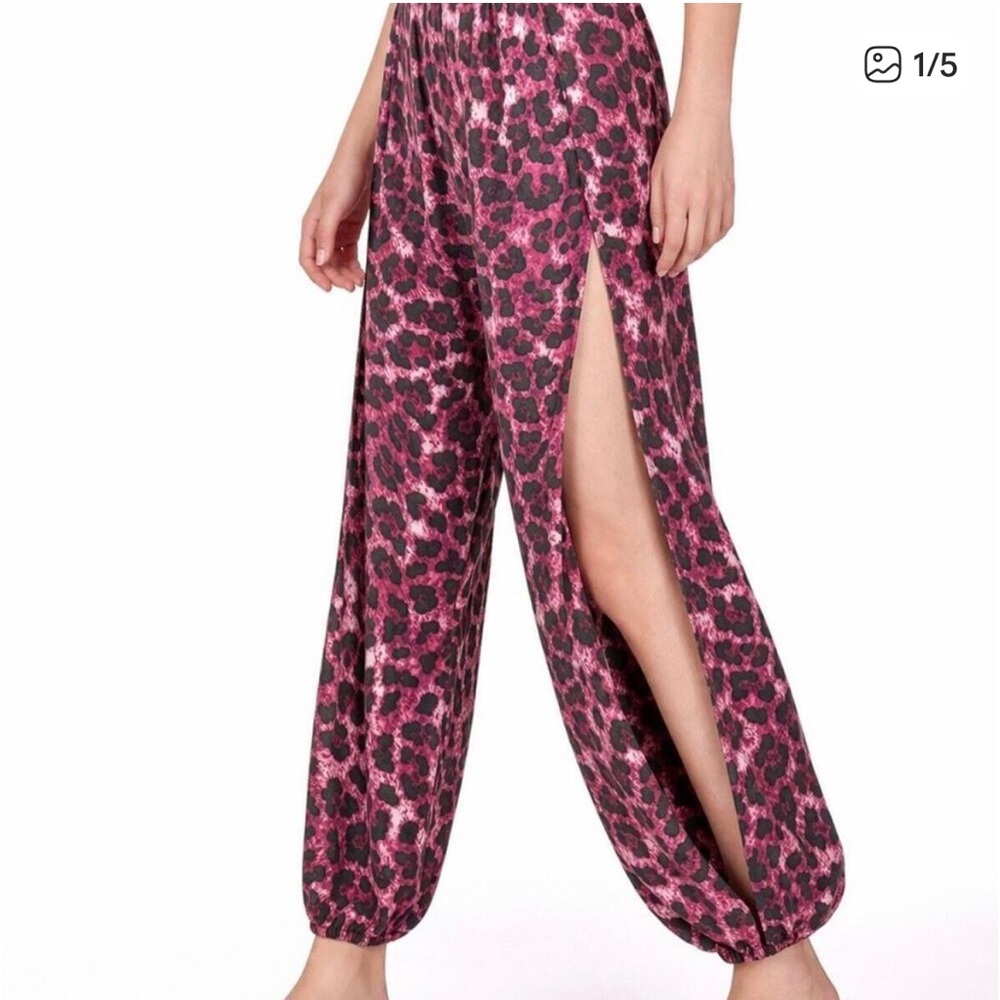 Zenana Outfitters Pink and Black Leopard Harem Pants NWT
